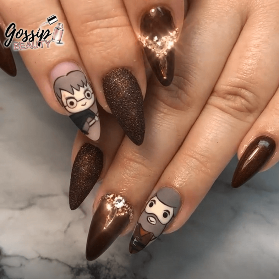 C'est une pose d'ongles en gel sur capsule avec nail art disney de harry potter et hagrid réalisé à Poitiers dans l'institut Gossip Beauty