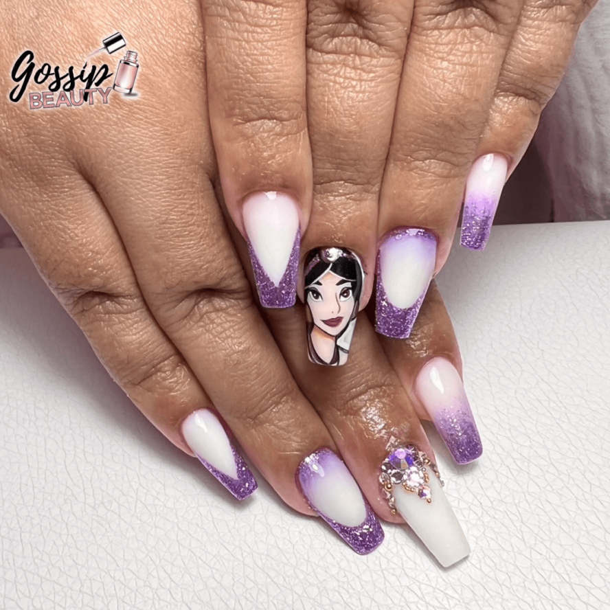 C'est une pose d'ongles en gel sur capsule avec nail art disney de Mulan réalisé à Poitiers dans l'institut Gossip Beauty