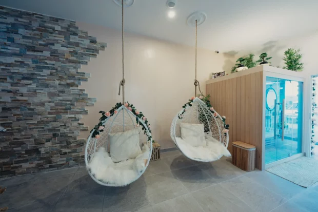 des oeufs suspendus pour se balancer, se détendre ou profiter de cette pause spa thermal pour instagrammer vos meilleurs instants à poitiers sud
